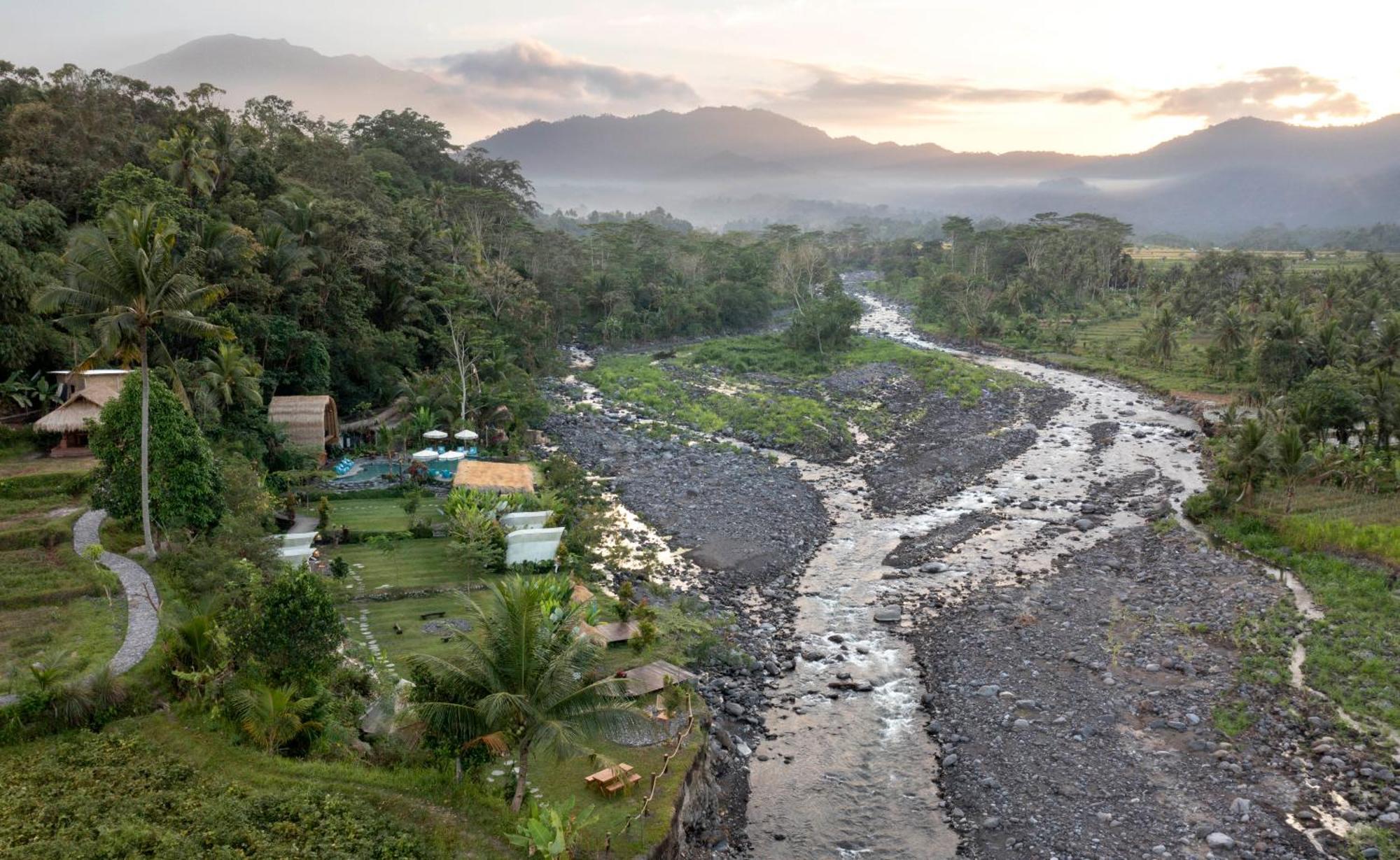 Hotel Natya River Sidemen Silebeng Exterior foto